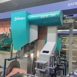 1 adet staubli safir S80 yıl:2010 genişlik:230 cm otomatik çizim makinesi 2 arabalı / 1 pcs staubli safir S80 year:2010 width:230 cm auto drawing machine with 2 troylers